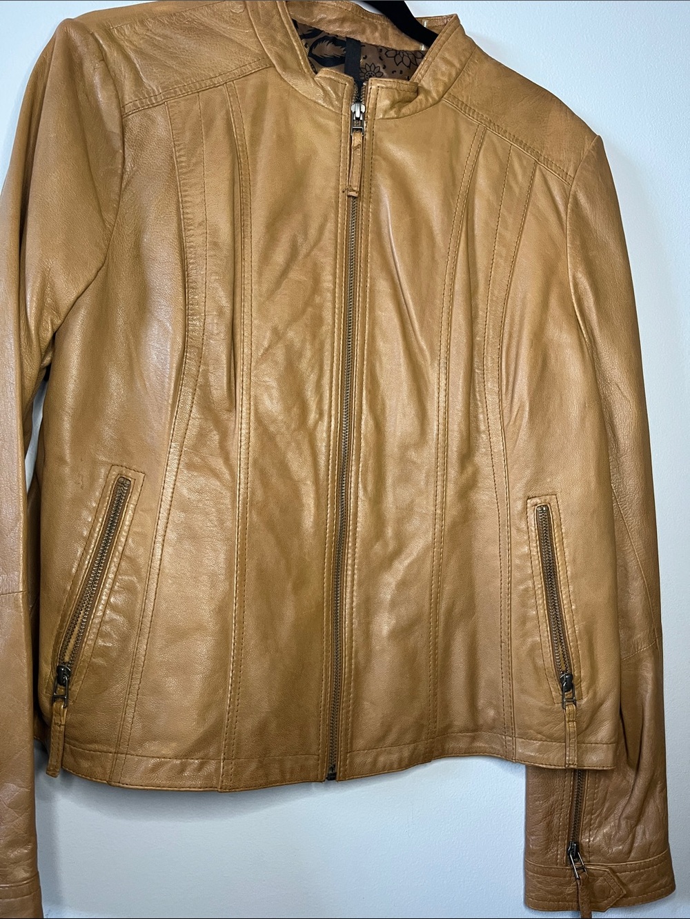 Black Rivet G-III collarless tan leather moto jacket classic fall layering coat
